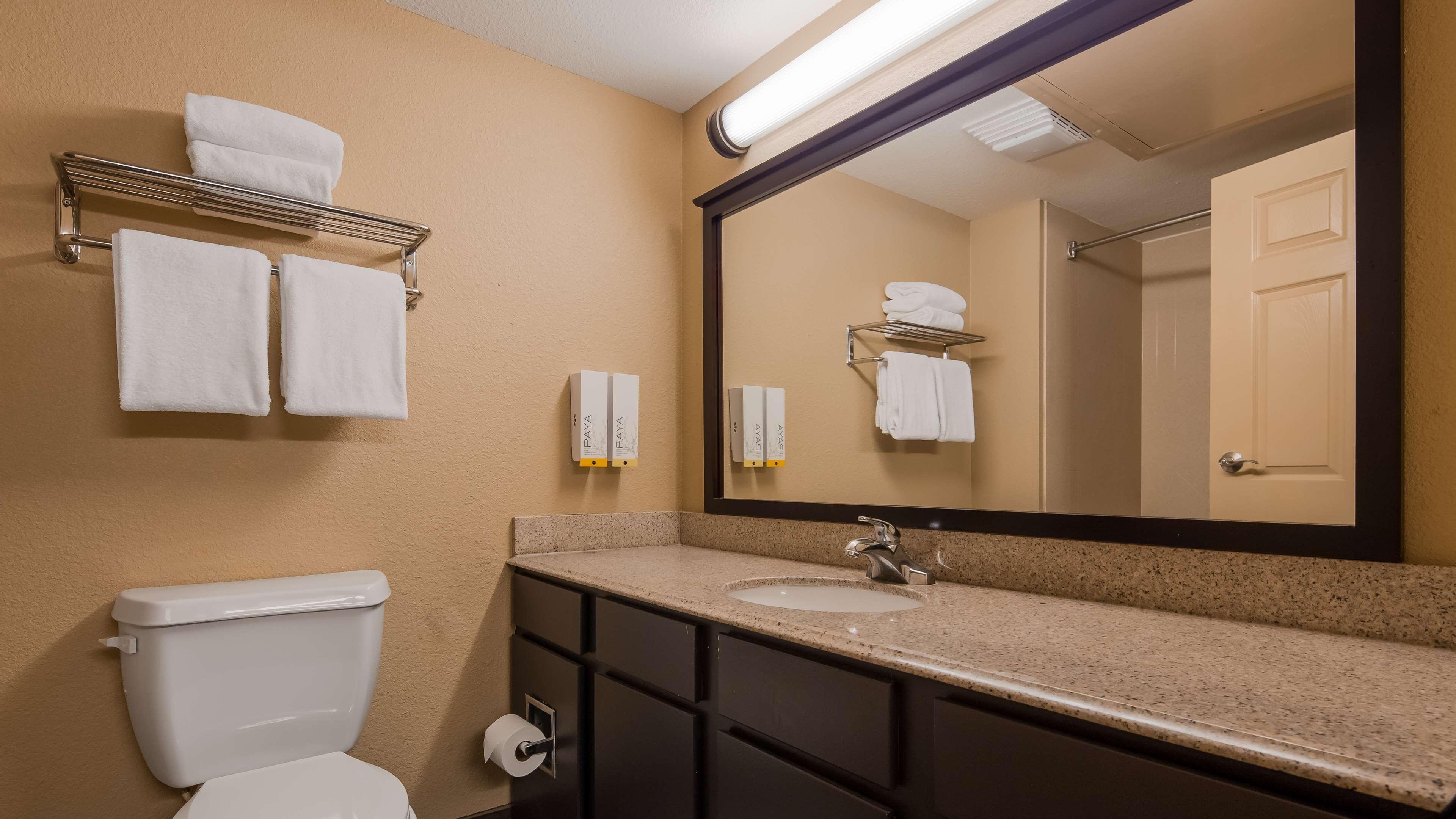 Best Western Of Alexandria Inn & Suites & Conference Center Exterior photo