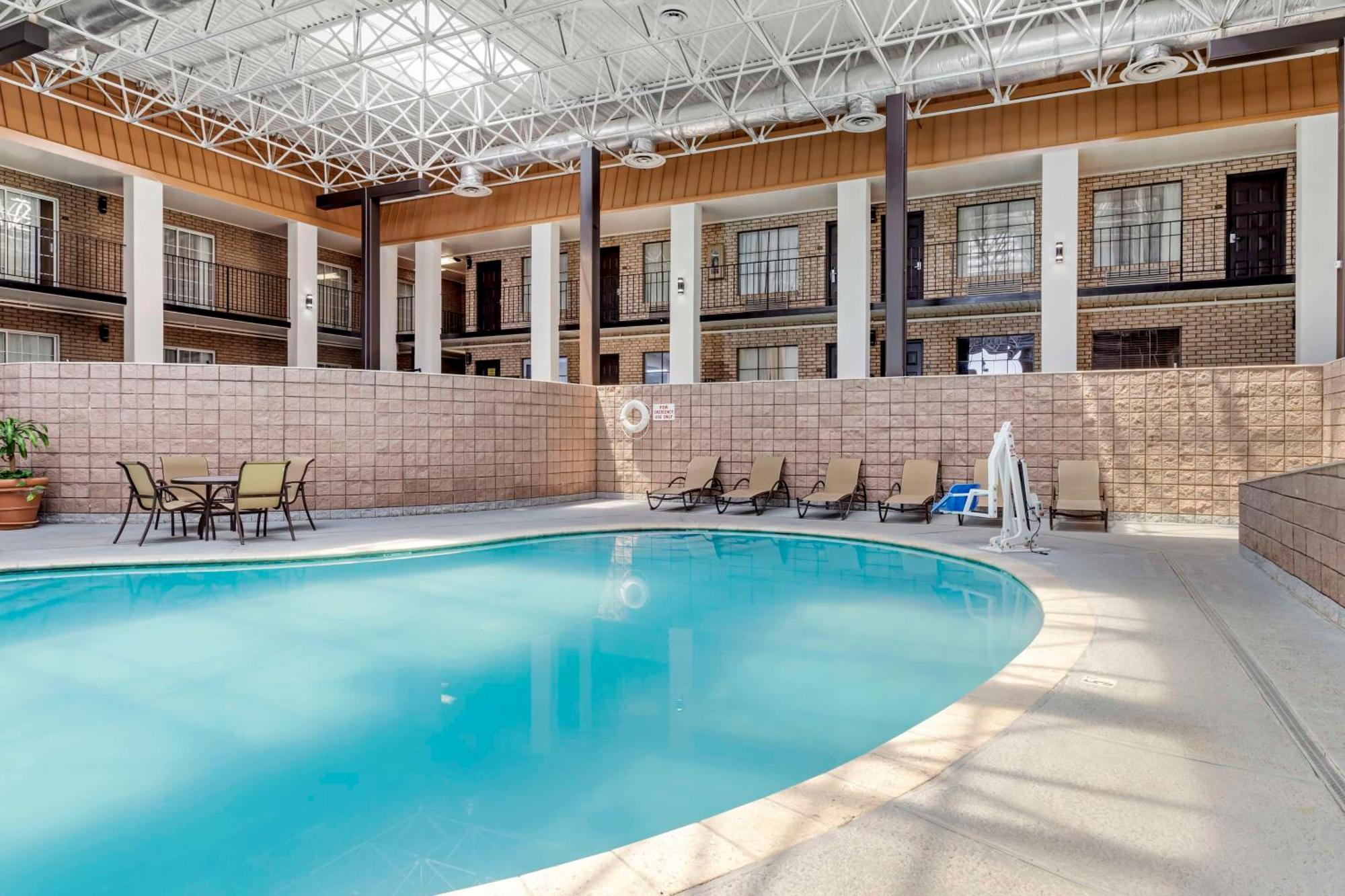 Best Western Of Alexandria Inn & Suites & Conference Center Exterior photo