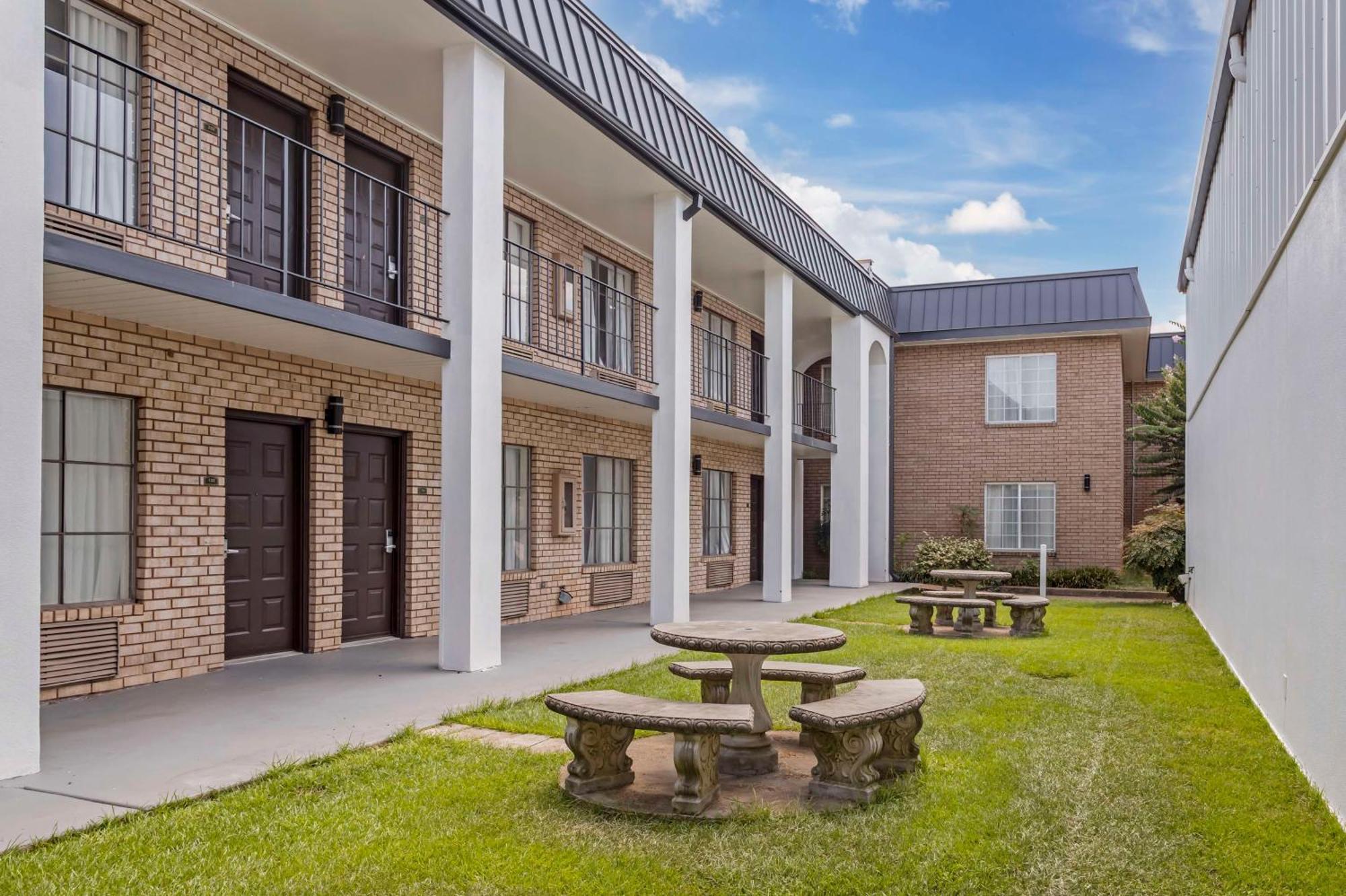 Best Western Of Alexandria Inn & Suites & Conference Center Exterior photo